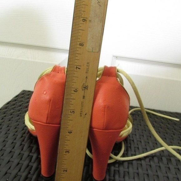 M By Shakara Size 8.5M Orange Heels with Gold Laces - Picture 4 of 8